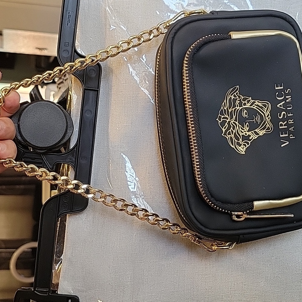 Versace Parfums Black and Gold - Picture 2 of 5